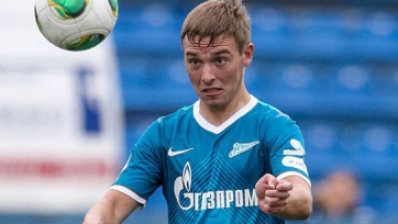 Защитник «Зенита» Зуев получил травму головы