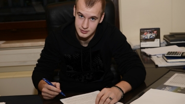 Официально: Александр Каляшин продлил контракт с «Динамо»
