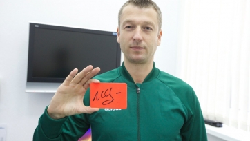 Халк получил красную карточку в качестве подарка от российского судьи