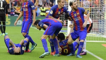 Болельщик, который бросил бутылку на поле в матче «Барсы» с «Валенсией», понесёт наказание