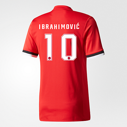 Официально: футболки «МЮ» с фамилией Ибрагимовича и новым номером поступили в продажу (фото)