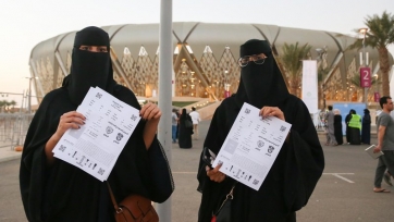 Женщины в Саудовской Аравии впервые посетили футбольный матч (видео)