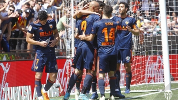 «Валенсия» завершила сезон победой над «Депортиво» и на четвёртом месте в Примере