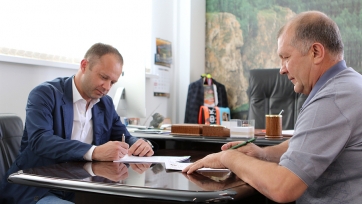 Официально: Парфёнов подписал контракт с «Уралом»