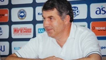 Кумыков официально продлил контракт с «Атырау»