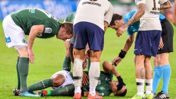 Полузащитник «Сент-Этьена» получил серьезную травму в концовке матча с «ПСЖ»